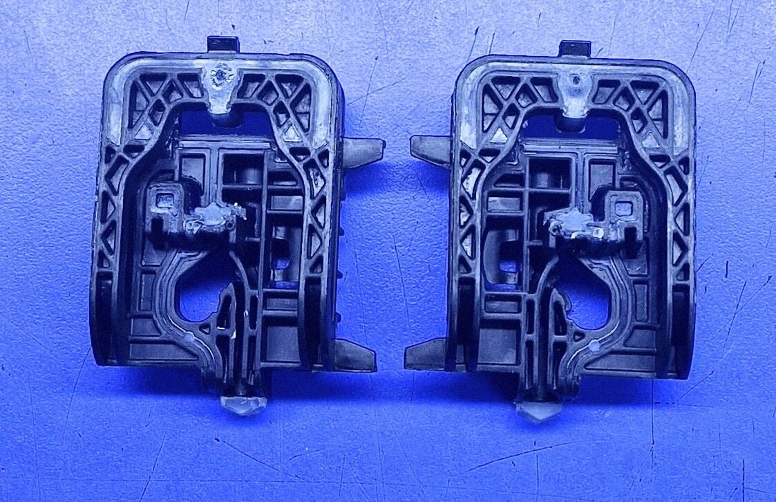 Opel Corsa F & Peugeot 208 II Ön Kapı Cam Krikosu - Orijinal CIKMA (OEM:9829043680)